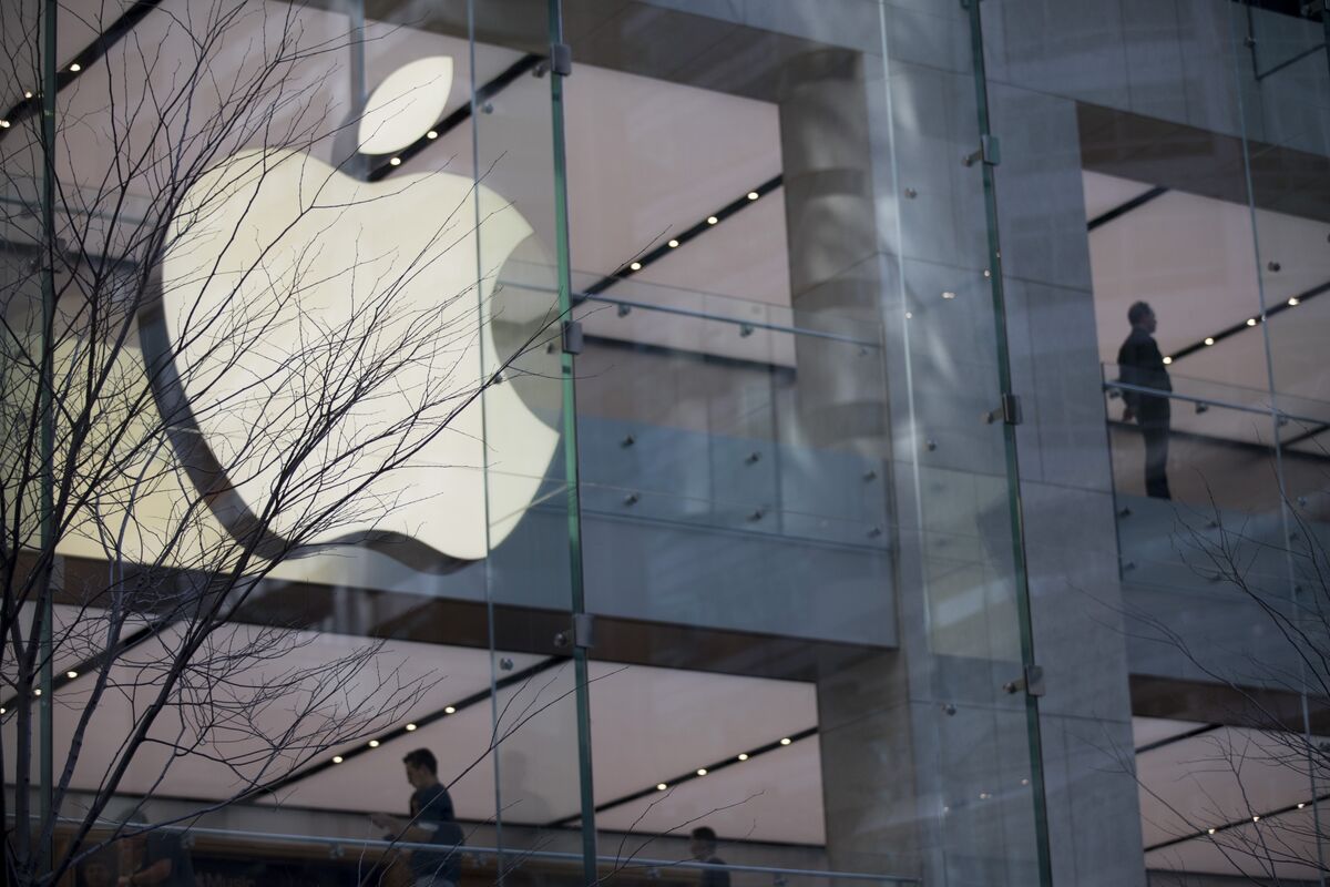 Apple Investor Fraud Case Shakes Tech Giant’s Reputation And Stock