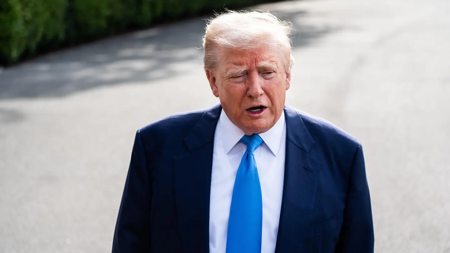 Trump Imposes 100% Tariff on Semiconductor Imports, Exempts U.S. Manufacturers