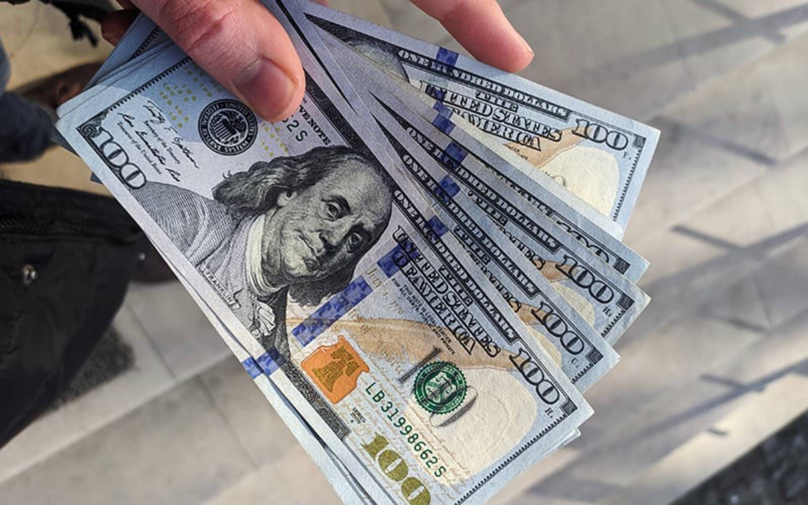 US Dollar Struggles as Softer Inflation Dims Fed Hike Bets